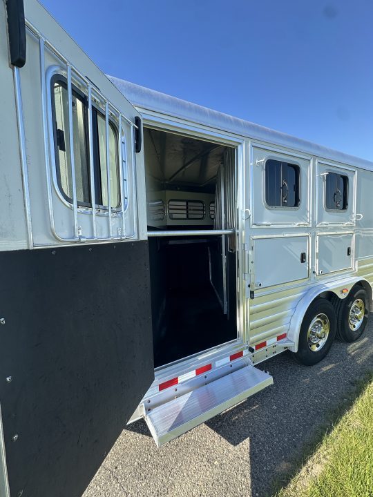 Used 2008 4-Star Trailers 3H BP Horse Trailer
