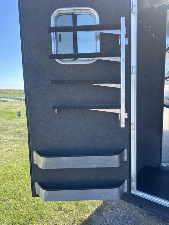 Used 2008 4-Star Trailers 3H BP Horse Trailer