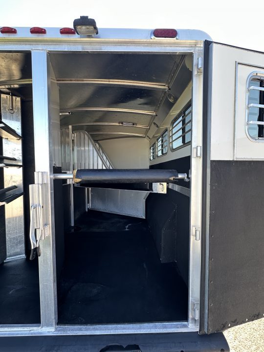 Used 2008 4-Star Trailers 3H BP Horse Trailer