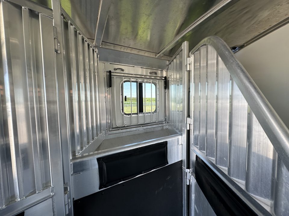 Used 2008 4-Star Trailers 3H BP Horse Trailer