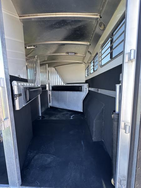 Used 2008 4-Star Trailers 3H BP Horse Trailer