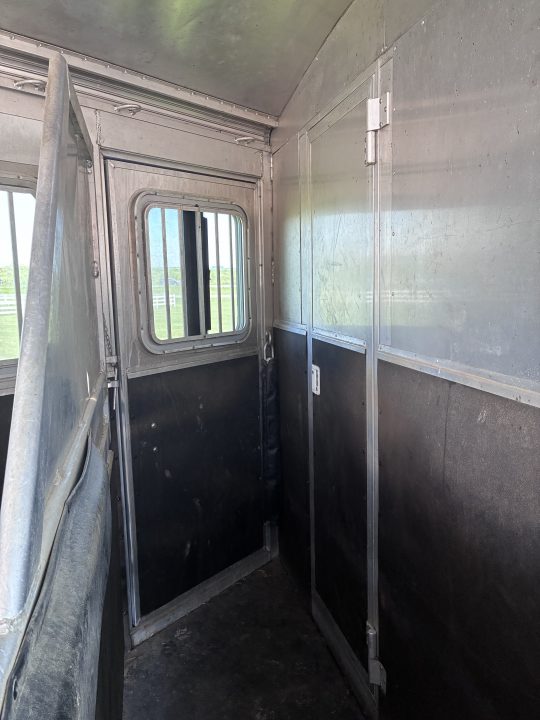Used 2009 Cherokee 4H LQ Horse Trailer
