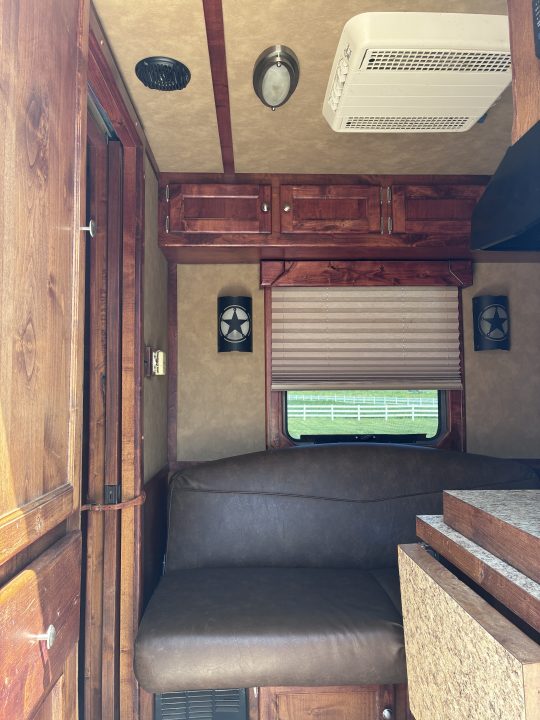 Used 2009 Cherokee 4H LQ Horse Trailer