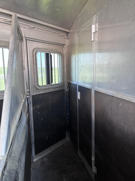 Used 2009 Cherokee 4H LQ Horse Trailer