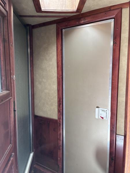 Used 2009 Cherokee 4H LQ Horse Trailer