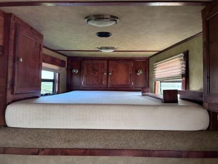 Used 2009 Cherokee 4H LQ Horse Trailer