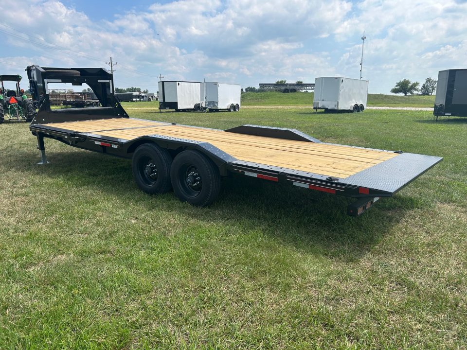 New 2026 Diamond C 102x24 Tandem 23K GN Pro Tilt w/ Drive Over Fenders & 6' Stationary Deck