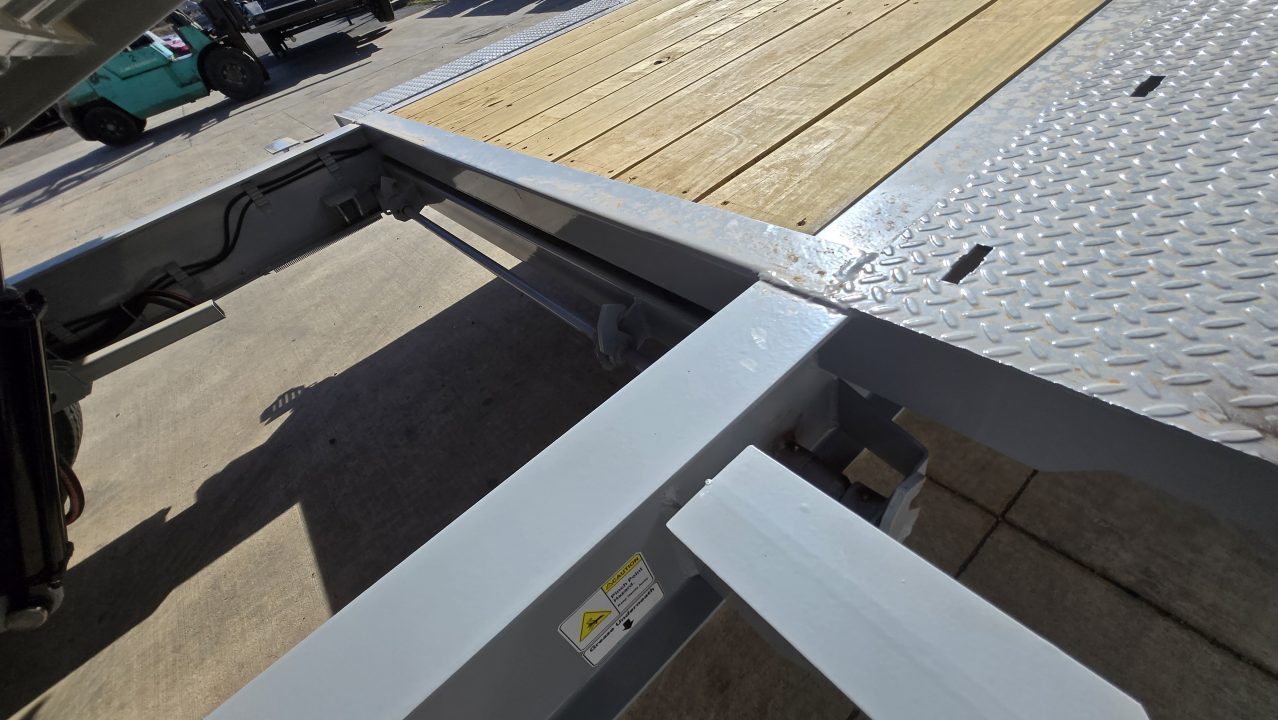 New 2026 Horizon Trailers HET 26' x 102" x 25" GN 22.4K TILT Equipment Trailer