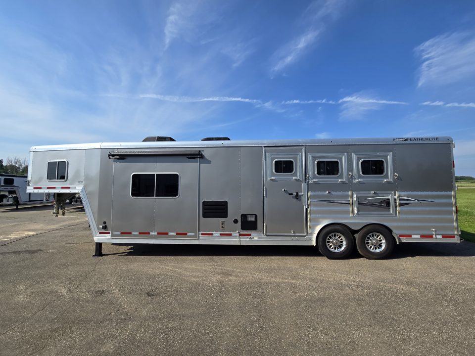 Used 2017 Featherlite 9821-313B 3 Horse