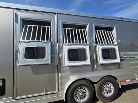 Used 2017 Featherlite 9821-313B 3 Horse