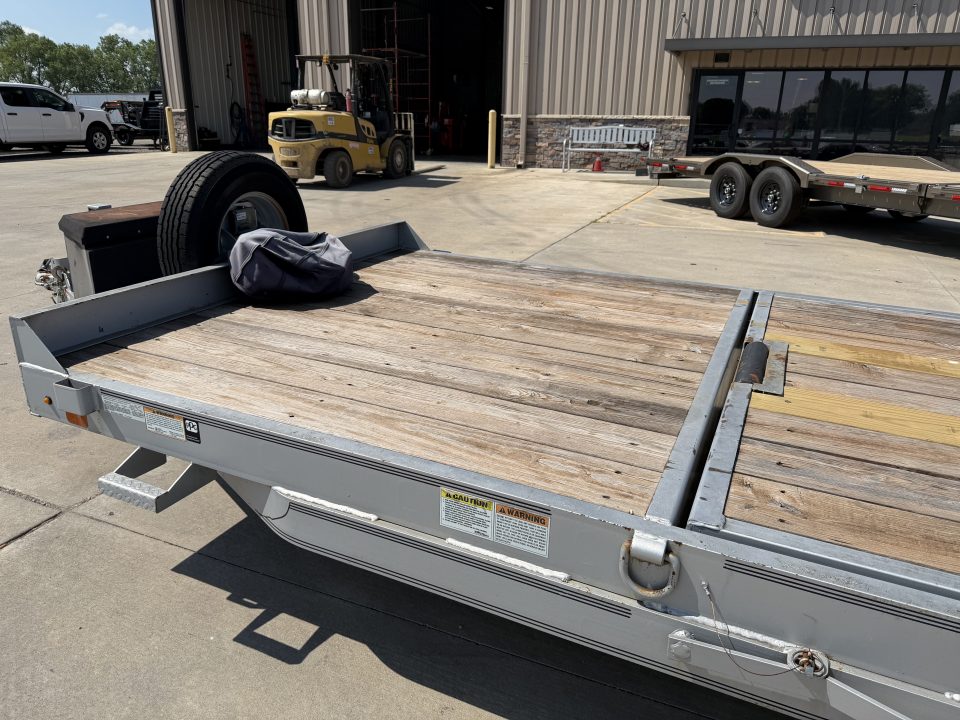 Used 2018 Diamond C Trailers HDT207 Tilt Trailer
