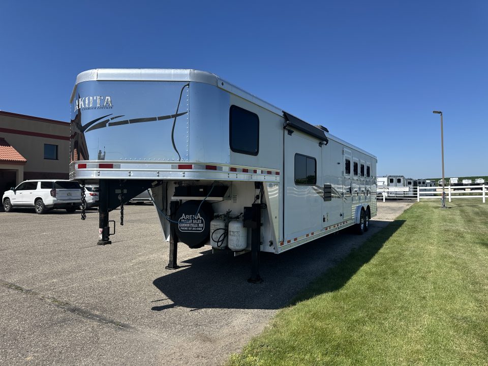 Used 2014 Lakota 4H 13' LQ Horse Trailer