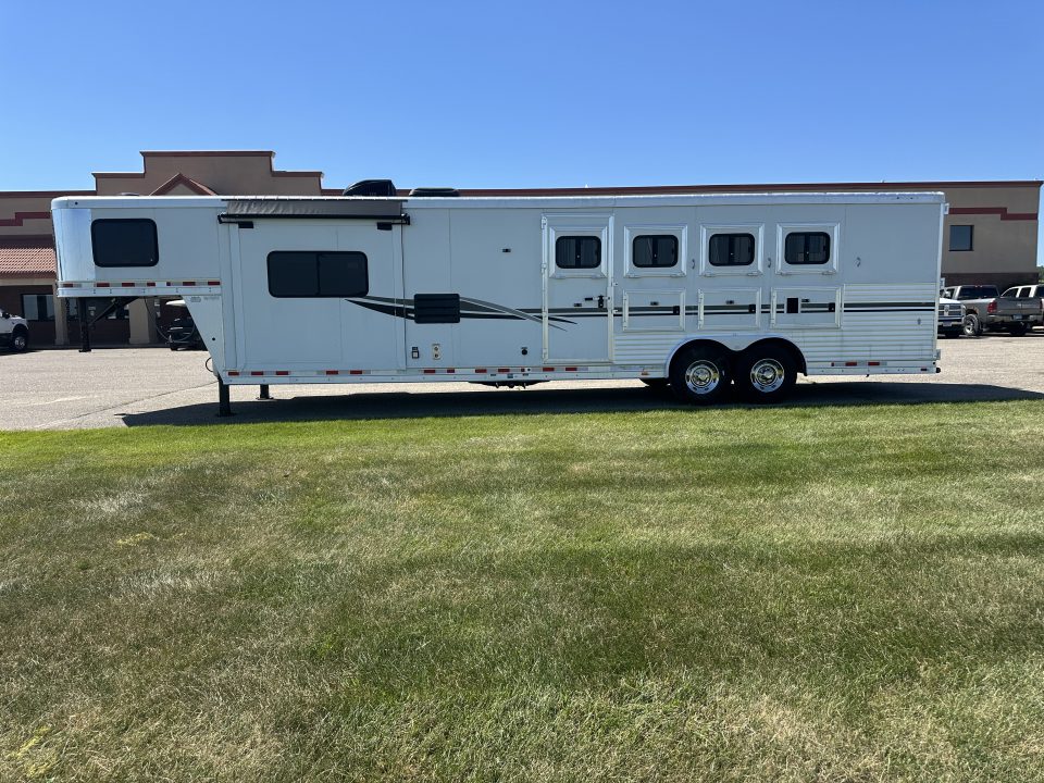 Used 2014 Lakota 4H 13' LQ Horse Trailer