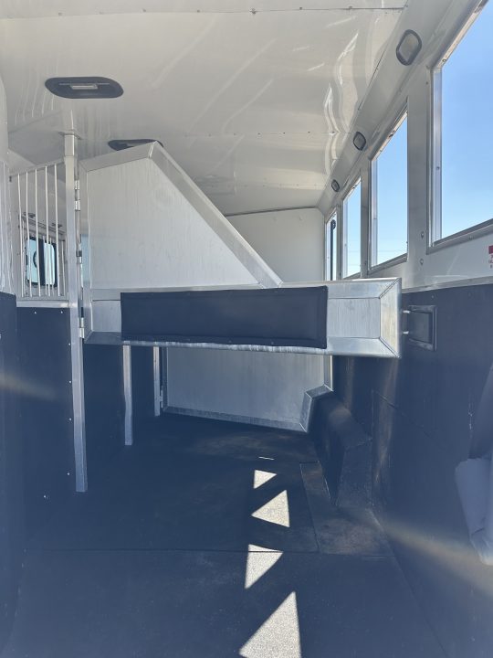 Used 2014 Lakota 4H 13' LQ Horse Trailer