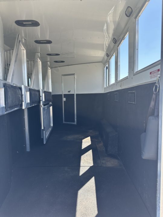 Used 2014 Lakota 4H 13' LQ Horse Trailer