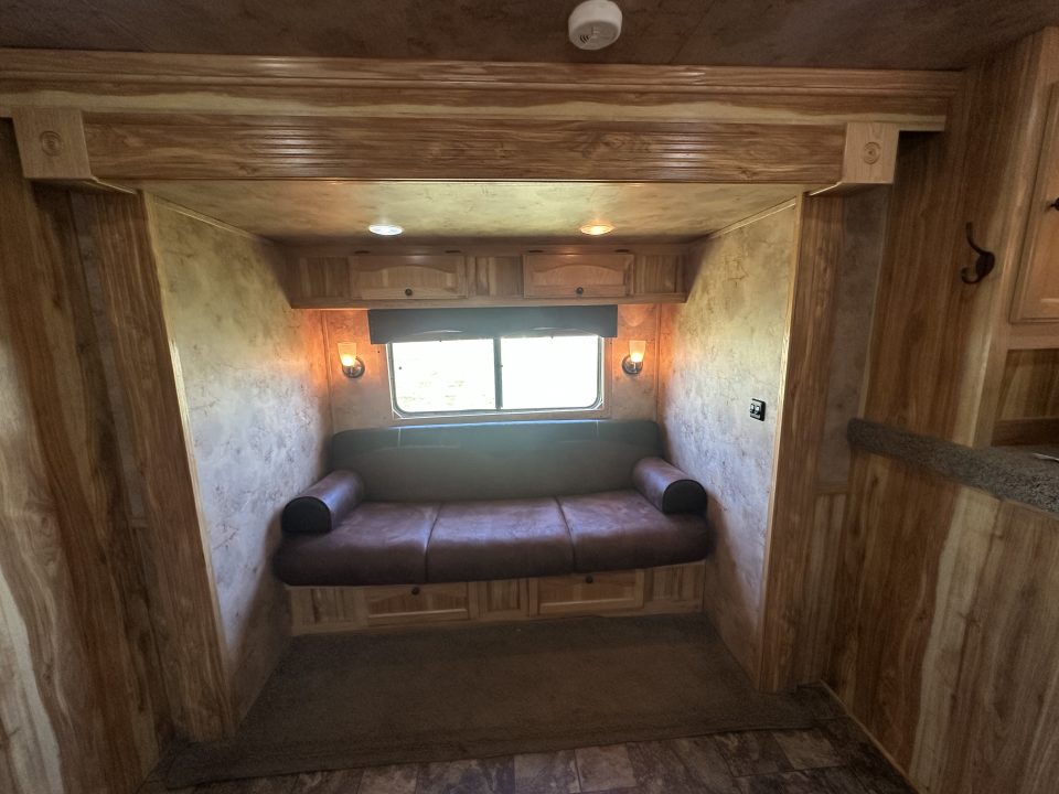 Used 2014 Lakota 4H 13' LQ Horse Trailer
