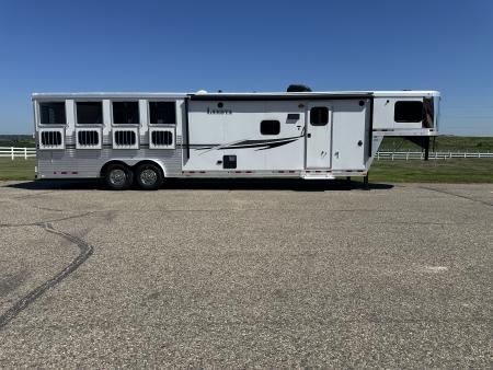 Used 2014 Lakota 4H 13' LQ Horse Trailer