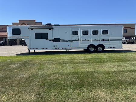 Used 2014 Lakota 4H 13' LQ Horse Trailer