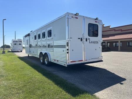 Used 2014 Lakota 4H 13' LQ Horse Trailer