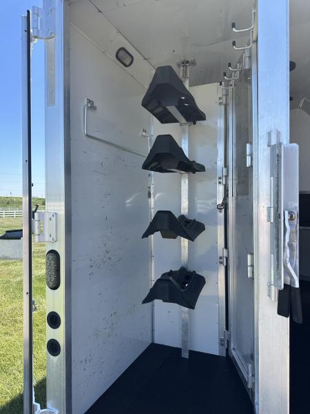 Used 2014 Lakota 4H 13' LQ Horse Trailer