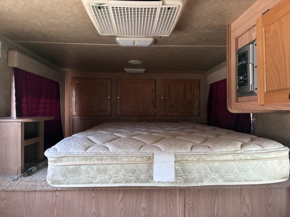 Used 2003 Silver Star 3H LQ Horse Trailer