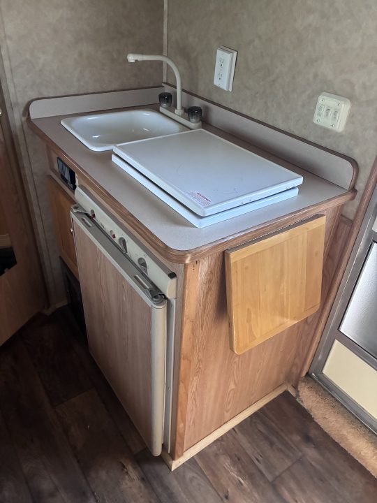 Used 2003 Silver Star 3H LQ Horse Trailer