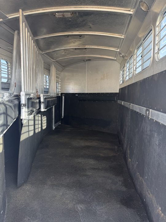 Used 2002 4-Star 4 Horse Gooseneck Horse Trailer
