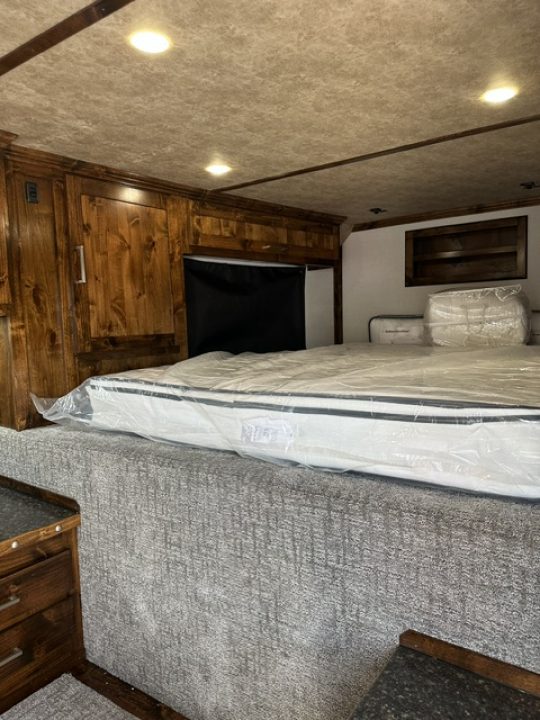 New 2027 Trails West 7x7 LQ Sierra 4 Horse