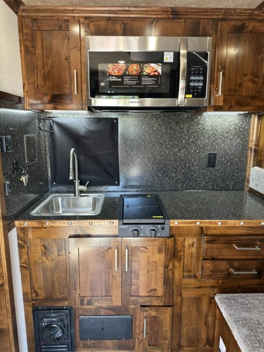 New 2027 Trails West 7x7 LQ Sierra 4 Horse