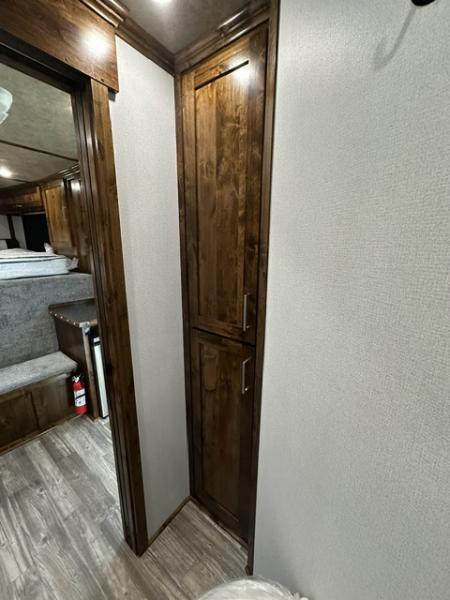 New 2027 Trails West 7x7 LQ Sierra 4 Horse