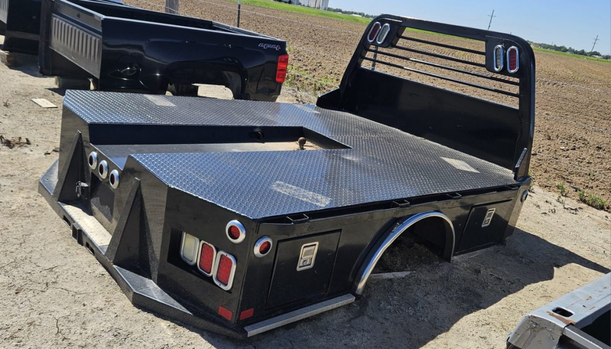 Used 2015 CM Truck Beds Used 8x9'3 skirted 4 box Truck Bed