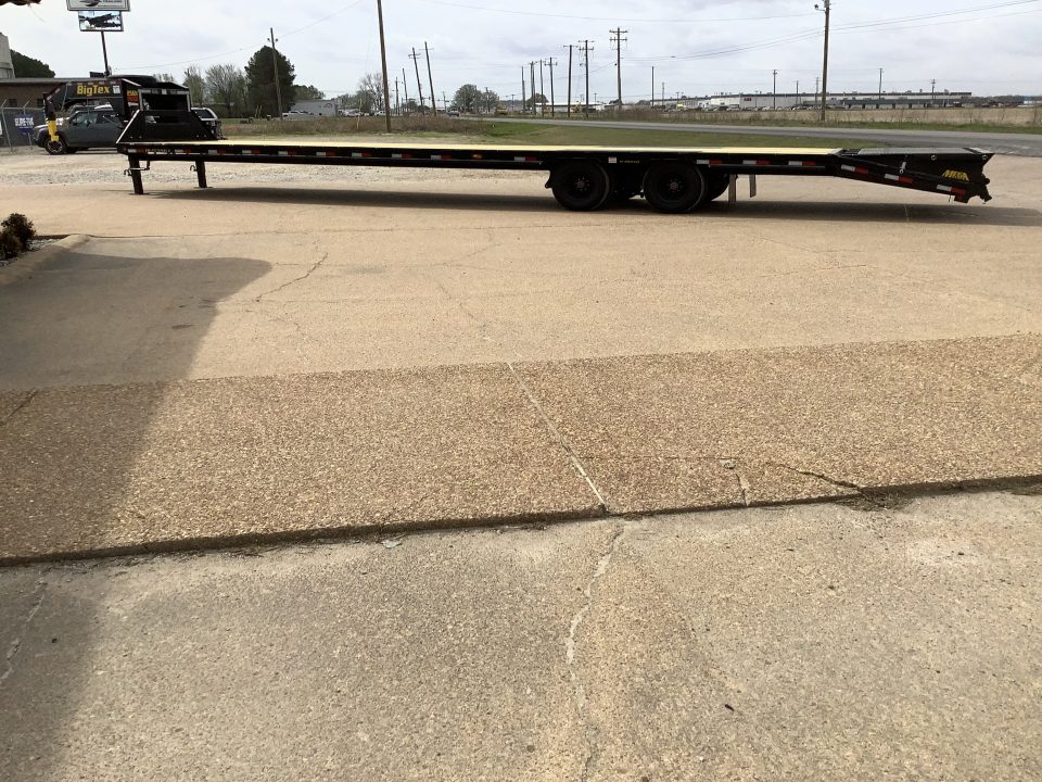 New 2027 Big Tex Trailers 25GN 30+5 Mega Ramp Tandem Dual Gooseneck Trailer (25.9K)