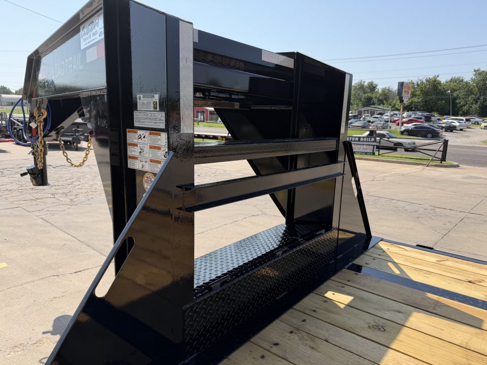 New #390570 2027 LOAD TRAIL GP 32 X 102 DUAL TANDEM LOW-PRO 24K GOOSENECK W/ MAX RAMPS
