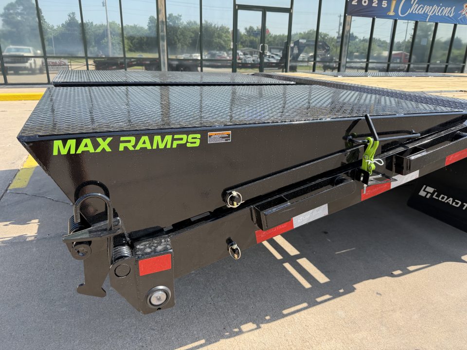 New #390570 2027 LOAD TRAIL GP 32 X 102 DUAL TANDEM LOW-PRO 24K GOOSENECK W/ MAX RAMPS