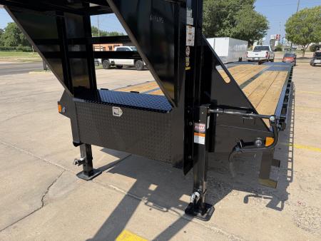 New #390570 2027 LOAD TRAIL GP 32 X 102 DUAL TANDEM LOW-PRO 24K GOOSENECK W/ MAX RAMPS