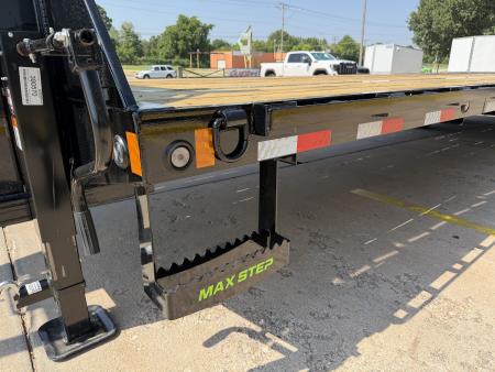 New #390570 2027 LOAD TRAIL GP 32 X 102 DUAL TANDEM LOW-PRO 24K GOOSENECK W/ MAX RAMPS