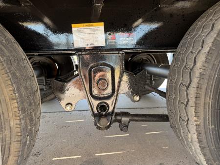 New #390570 2027 LOAD TRAIL GP 32 X 102 DUAL TANDEM LOW-PRO 24K GOOSENECK W/ MAX RAMPS