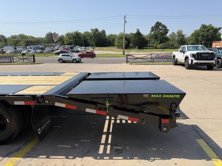 New #390570 2027 LOAD TRAIL GP 32 X 102 DUAL TANDEM LOW-PRO 24K GOOSENECK W/ MAX RAMPS