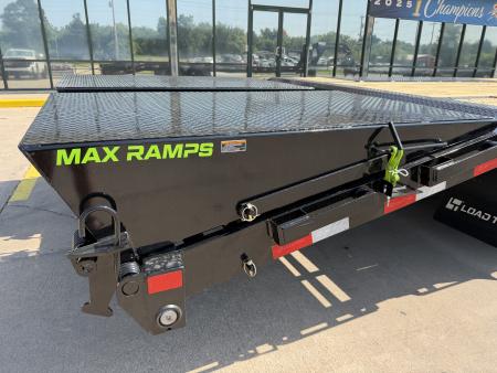 New #390570 2027 LOAD TRAIL GP 32 X 102 DUAL TANDEM LOW-PRO 24K GOOSENECK W/ MAX RAMPS