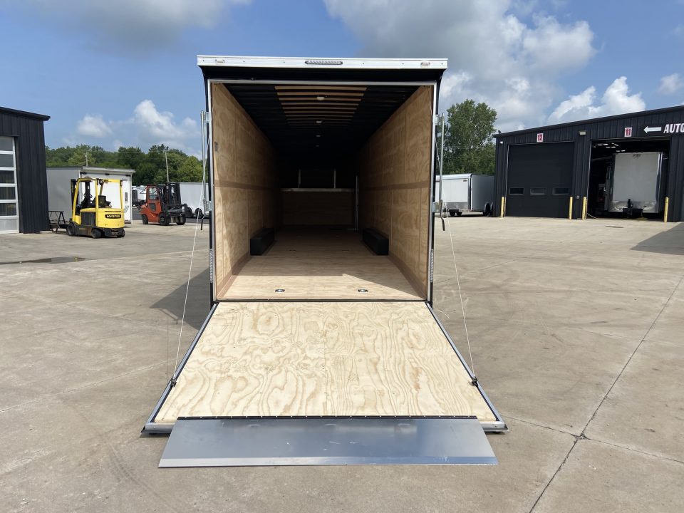 New United UXGN-8.546 Car Trailer