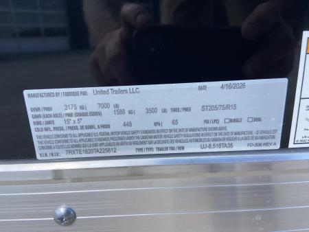 New United UJ-8.5X18 Enclosed Trailer