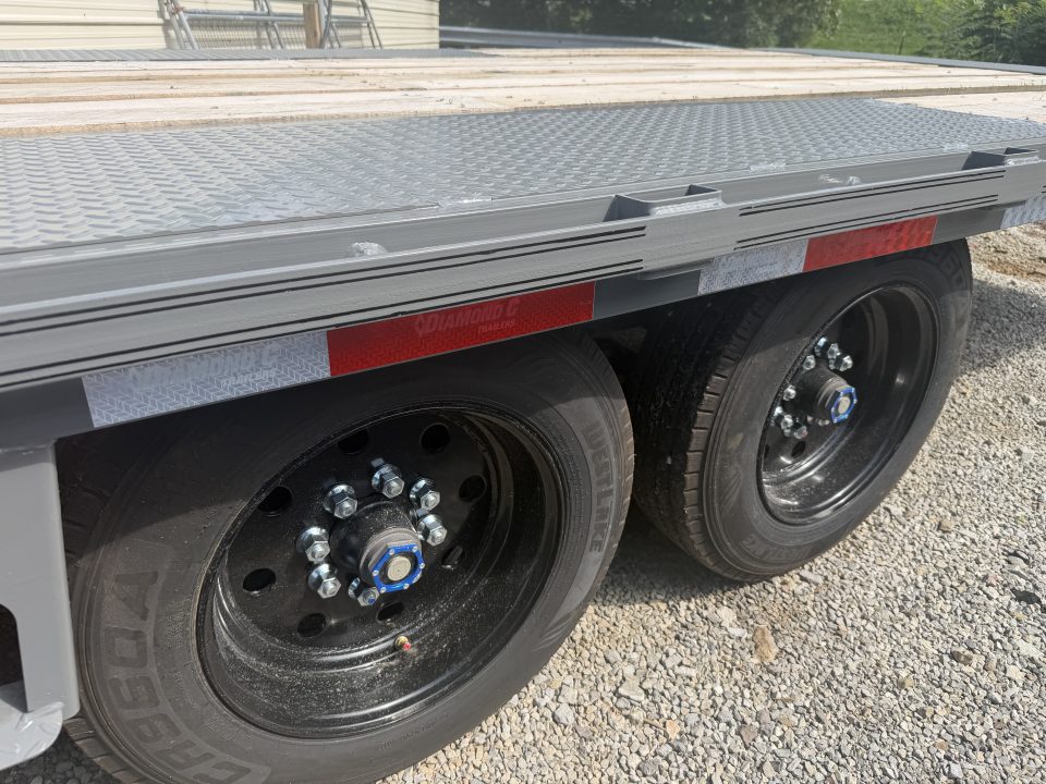 New 2026 Diamond C DET208 GOOSENECK DECK OVER POWER TILT ** ABS BRAKES** OAK FLOOR WIRELESS REMOTE HYDRO JACKS