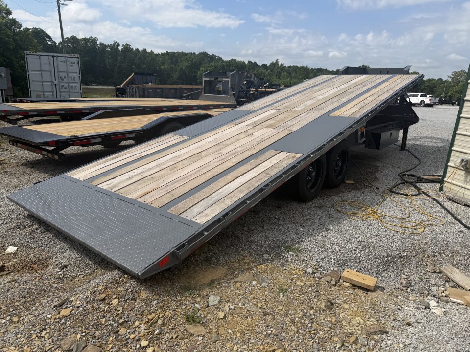 New 2026 Diamond C DET208 GOOSENECK DECK OVER POWER TILT ** ABS BRAKES** OAK FLOOR WIRELESS REMOTE HYDRO JACKS