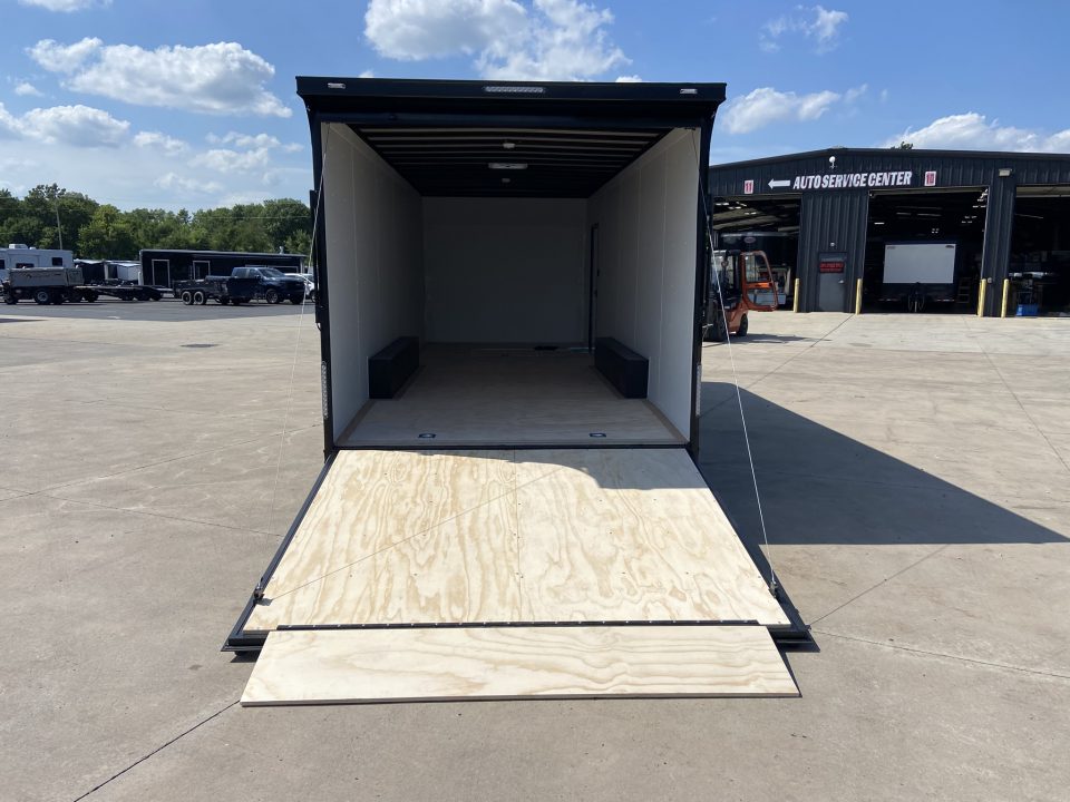 New United CLA-8.5X24Car Racing Trailer