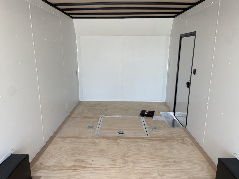 New United CLA-8.5X24Car Racing Trailer