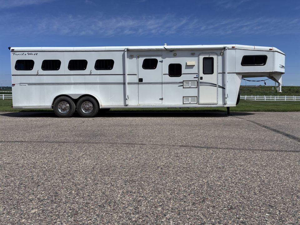 Used 2001 Trails West 4H LQ Horse Trailer