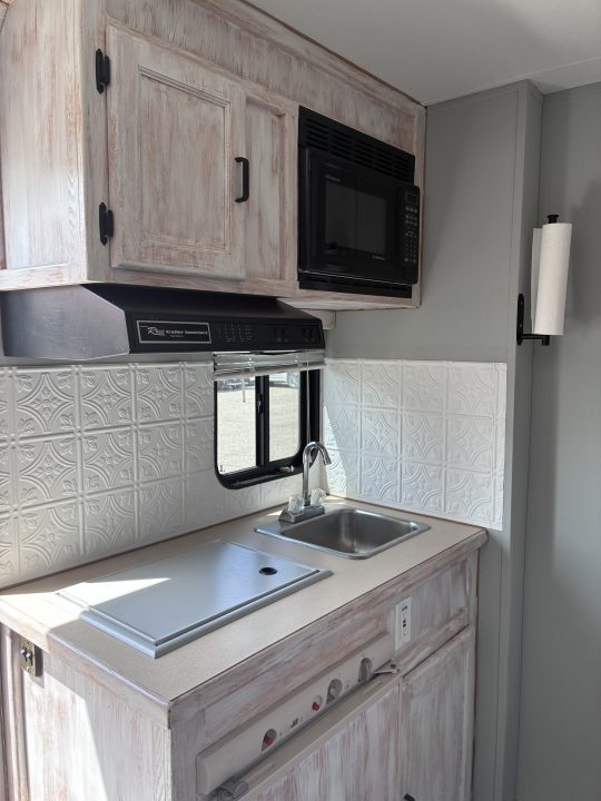 Used 2001 Trails West 4H LQ Horse Trailer