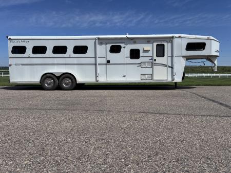 Used 2001 Trails West 4H LQ Horse Trailer