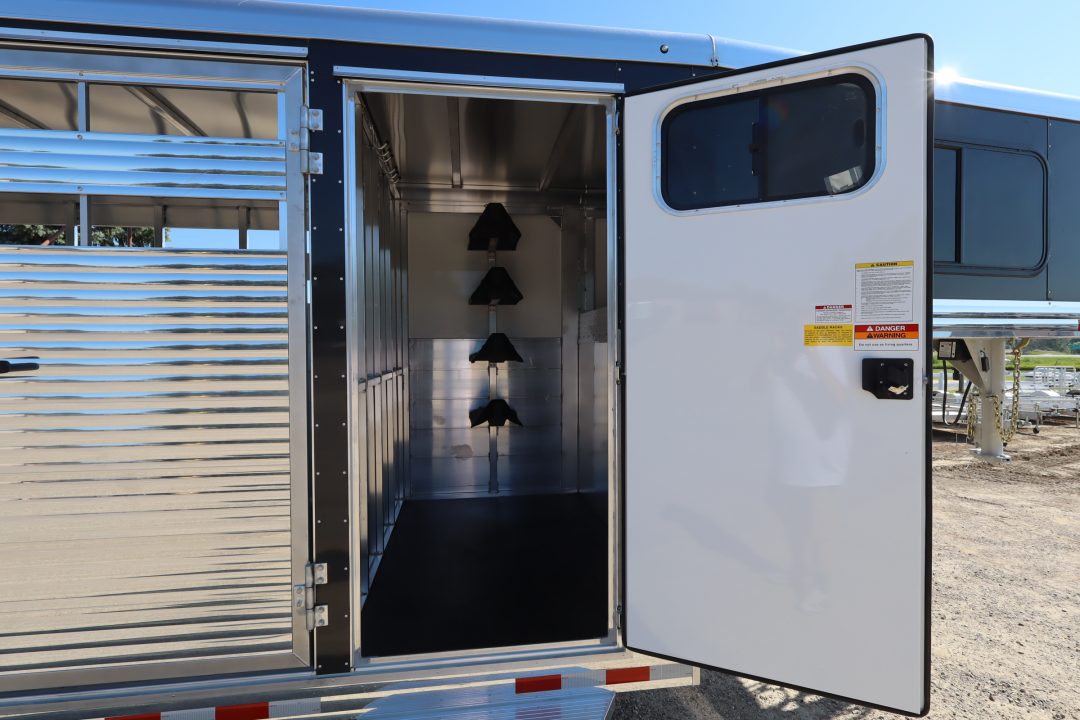 New 2027 Sundowner 24' Stock/Combo 4HR GN Horse Trailer