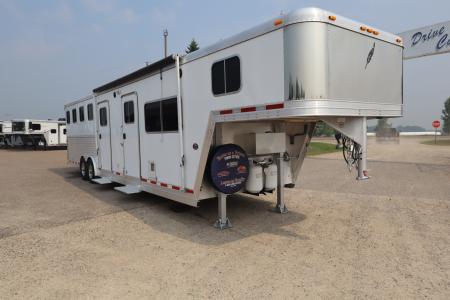 Used 2007 Featherlite Trailers 4HR LQ MT Horse Trailer